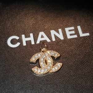 Luxury stamped zipper pull 1 piece